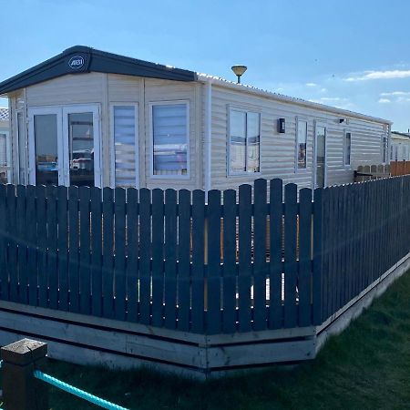 Beachfront Lodge, Lossiemouth Bay ภายนอก รูปภาพ