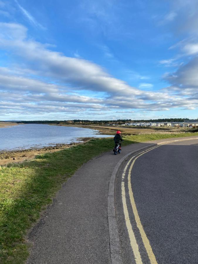Beachfront Lodge, Lossiemouth Bay ภายนอก รูปภาพ