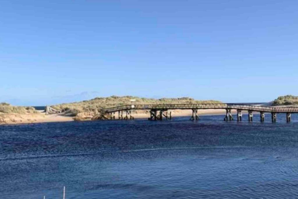 Beachfront Lodge, Lossiemouth Bay ภายนอก รูปภาพ