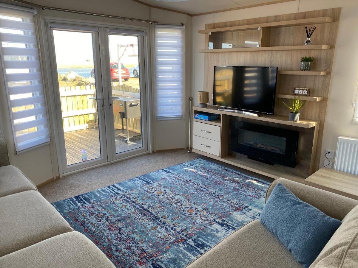 Beachfront Lodge, Lossiemouth Bay ภายนอก รูปภาพ