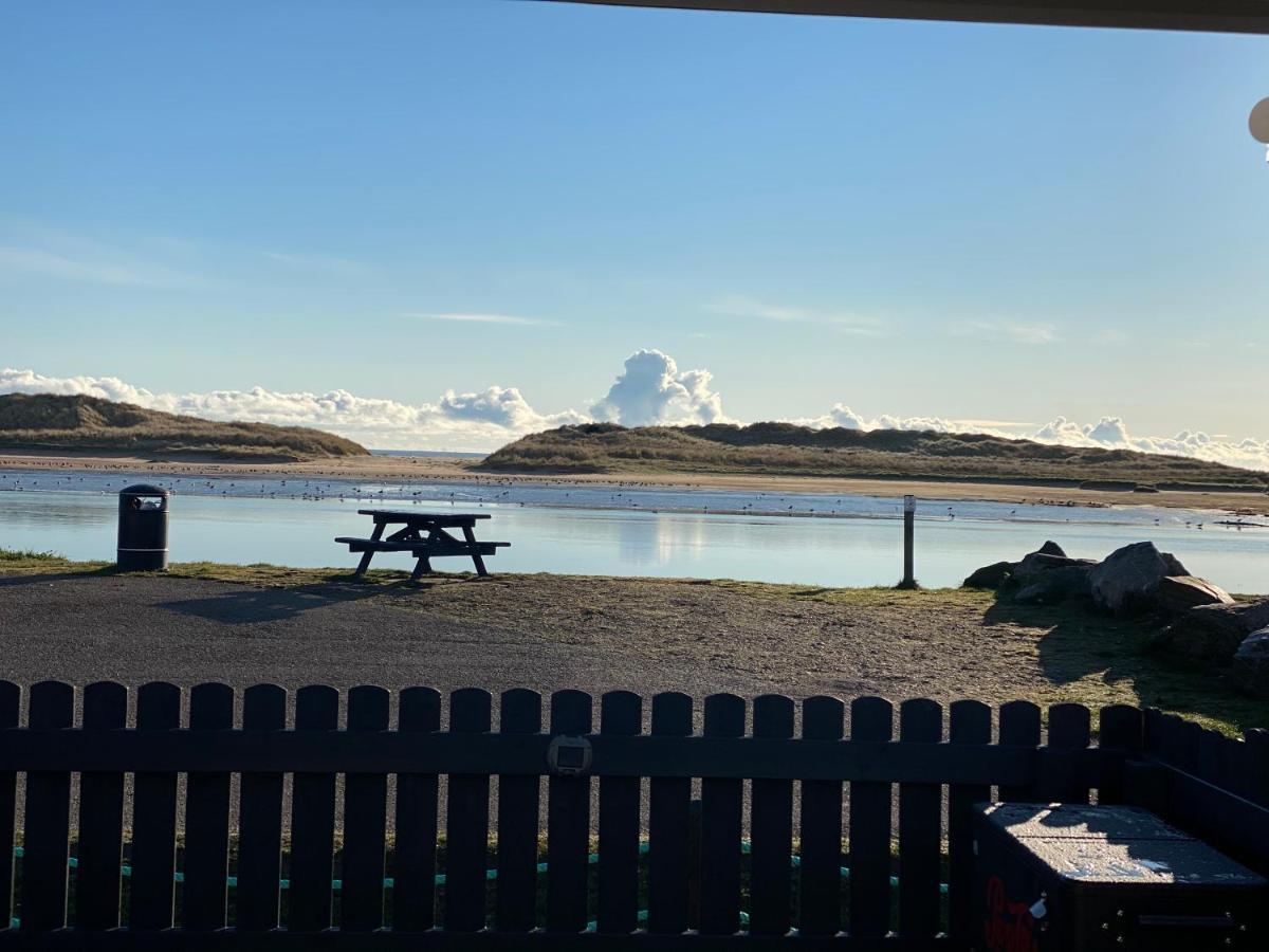 Beachfront Lodge, Lossiemouth Bay ภายนอก รูปภาพ